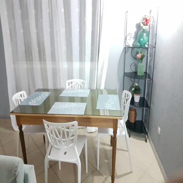 Comfort Apartment | In-room dining