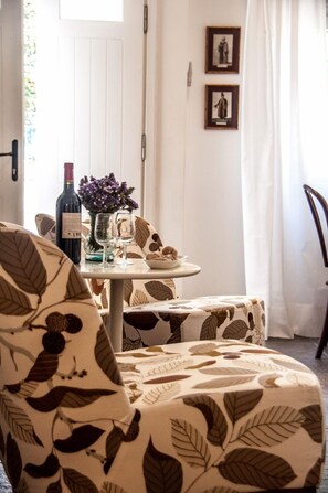 Coin salon dans le hall