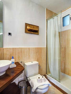 Hårtork och handdukar