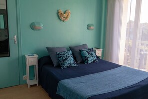 Individually decorated, individually furnished, blackout curtains - Hôtel Aquitaine (Capbreton)