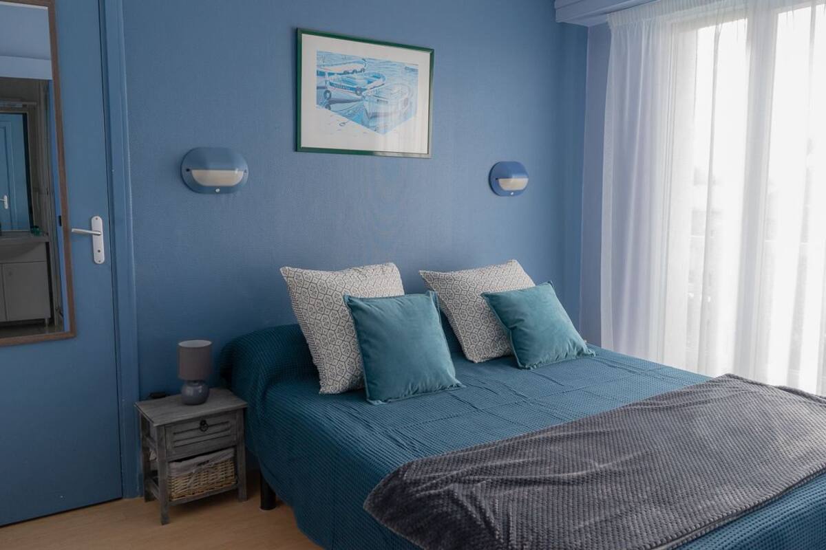 Superior Double Room, 1 Queen Bed, Non Smoking | Blackout drapes, WiFi (free), individually decorated