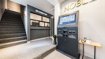 Inn-/utsjekkingsautomat