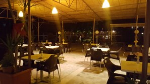 Breakfast, lunch, dinner served; Turkish cuisine  - Mertur Hotel (Ciftlikkoy)