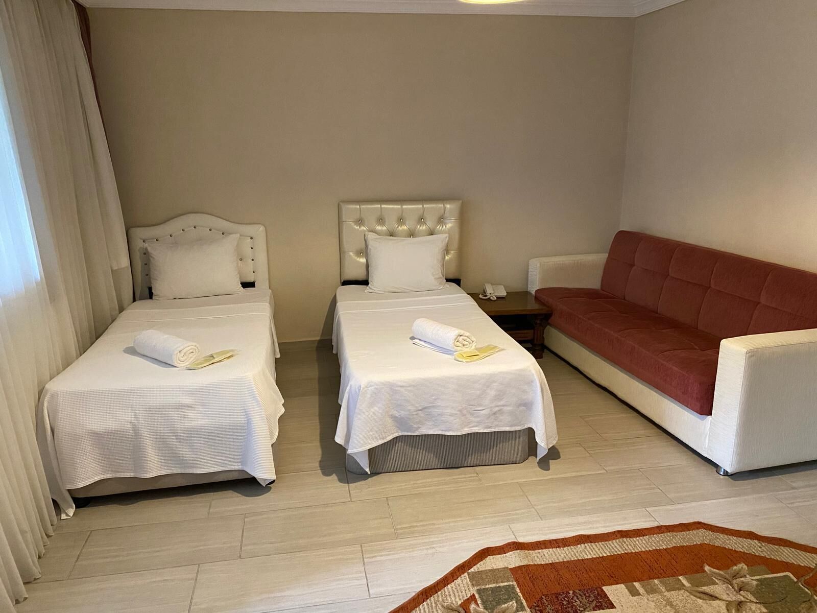 Familie studio suite, 4 slaapkamers | Een kluis op de kamer, gratis wifi, beddengoed