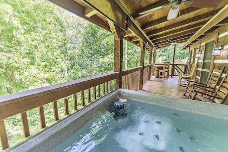 Cabin, 2 Bedrooms | Outdoor spa tub