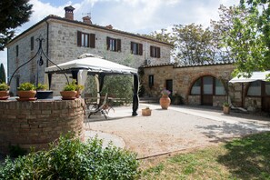 Exterior - La Canonica (Montalcino)