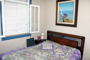 Individually furnished, free WiFi, bed sheets