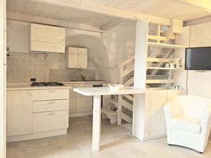 Appartamento, 1 camera da letto | Cucina privata | Frigorifero con congelatore, piano cottura, pentole/stoviglie/utensili