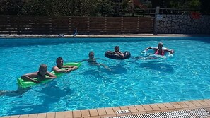 Seasonal outdoor pool, open 9 AM to 8 PM, free cabanas, pool umbrellas - Harbour Inn Corfu (Corfu)