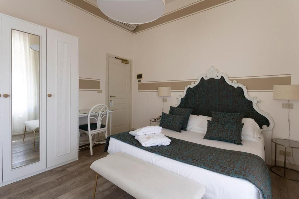 Chambre Double ou avec lits jumeaux, balcon, vue partielle sur la mer