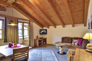 Apartment, Kitchen | Living area