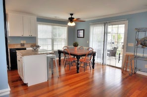House, 4 Bedrooms | Dining