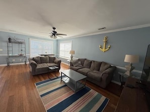 House, 4 Bedrooms | Living area