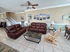 獨棟房屋, 6 間臥室 | 起居區 | 電視