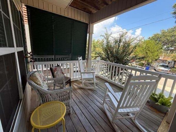 House, 4 Bedrooms | Property grounds