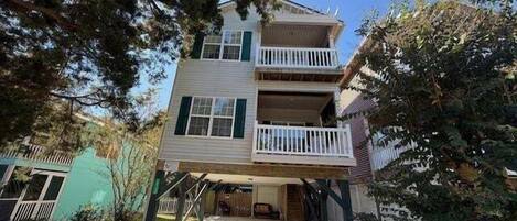 House, 4 Bedrooms | Exterior