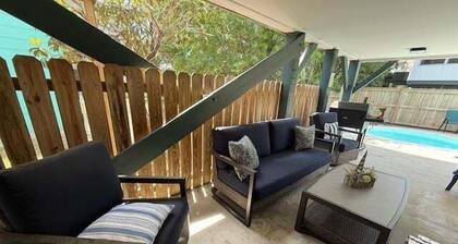 Gone To The Beach 4 Bedroom Home by RedAwning