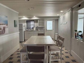 Dining - The Ocean House 6 Bedroom Home by RedAwning (Surfside Beach)