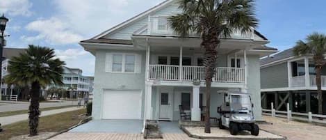 House, 6 Bedrooms | Exterior