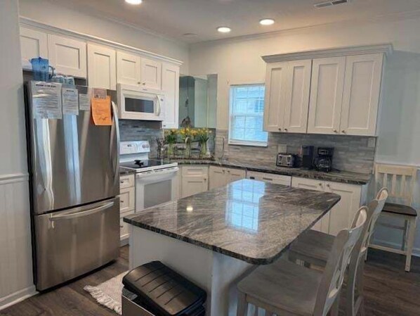 House, 5 Bedrooms | Private kitchen | Fridge, microwave, oven, dishwasher - 5 By The Sea 5 Bedroom Home by RedAwning (Surfside Beach)