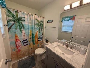 House, 5 Bedrooms | Bathroom