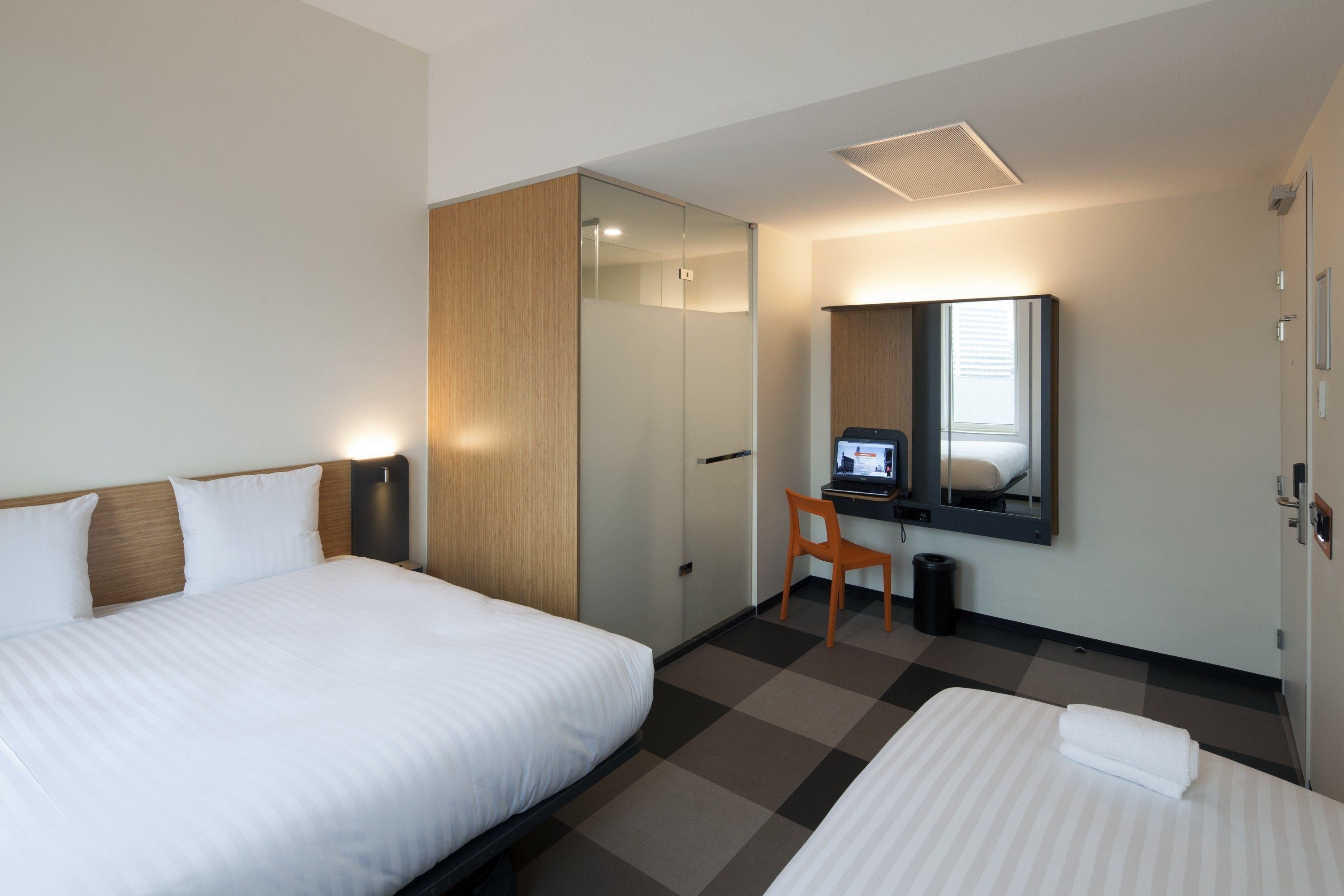 family triple room | desk, iron/ironing board, free wifi, bed sheets