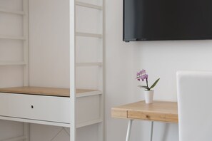 Television - Lux B&B (Naples)