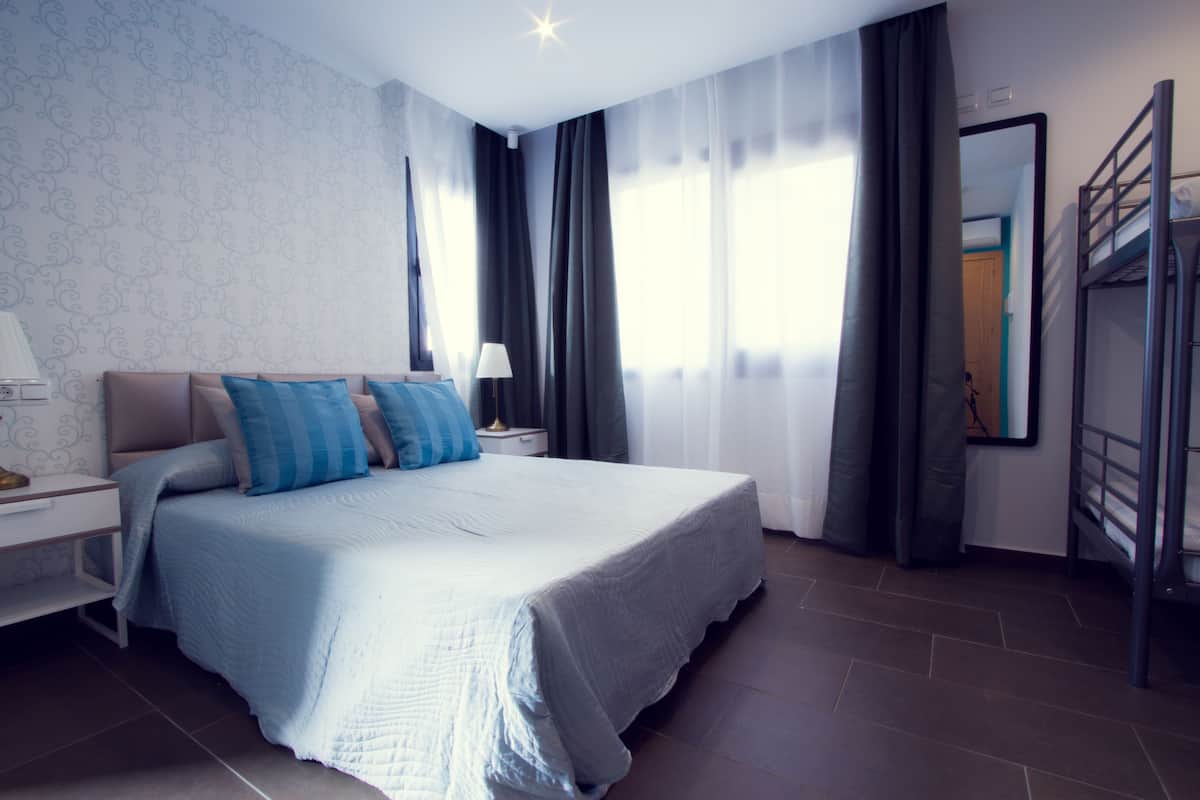 1 habitación, ropa de cama de alta calidad y minibar