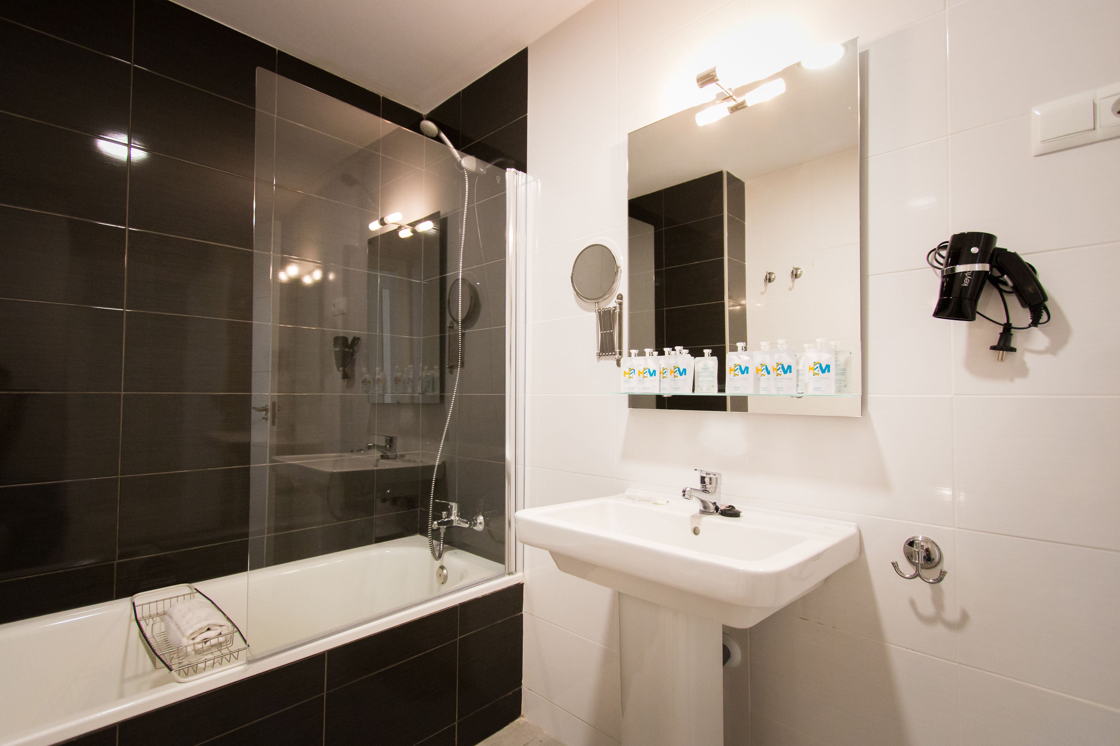 comfort apartment, 2 bedrooms | bathroom | hair dryer, bidet, towels