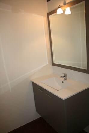 Cottage | Bathroom