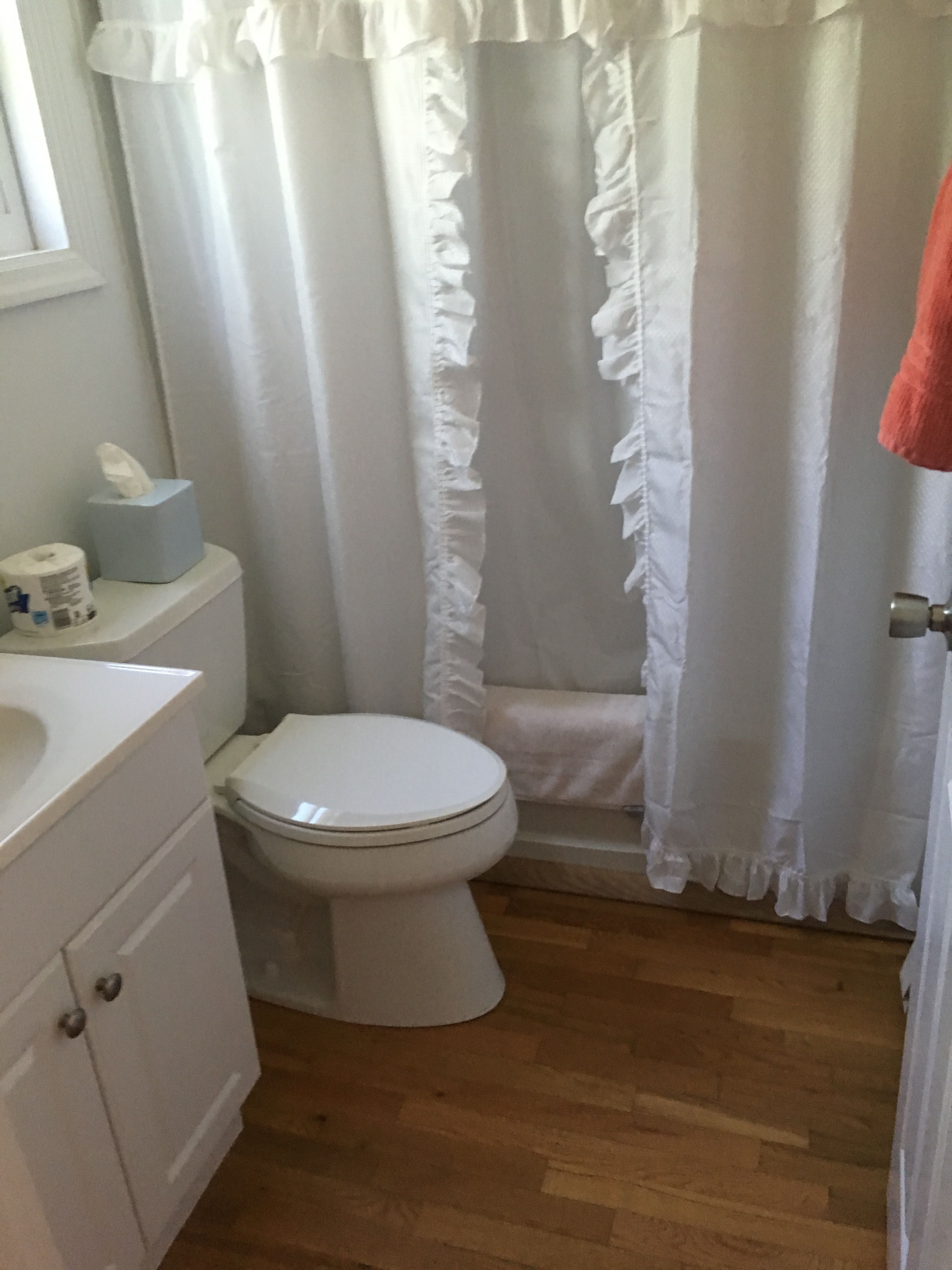 Douche, articles de toilette gratuits, serviettes fournies