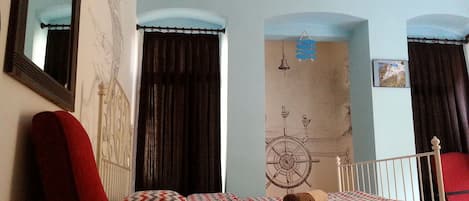Zimmer, 1 Doppelbett | Schreibtisch, BĂŒgeleisen/BĂŒgelbrett, kostenloses WLAN, BettwĂ€sche
