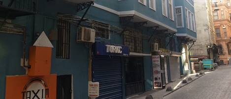 Façana frontal de l'allotjament