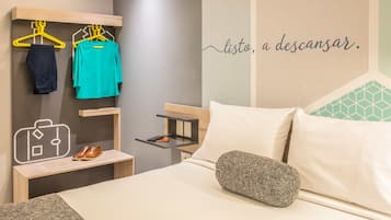 Habitación superior, 2 camas individuales, para no fumadores | Caja de seguridad en la habitación, escritorio y wifi gratis