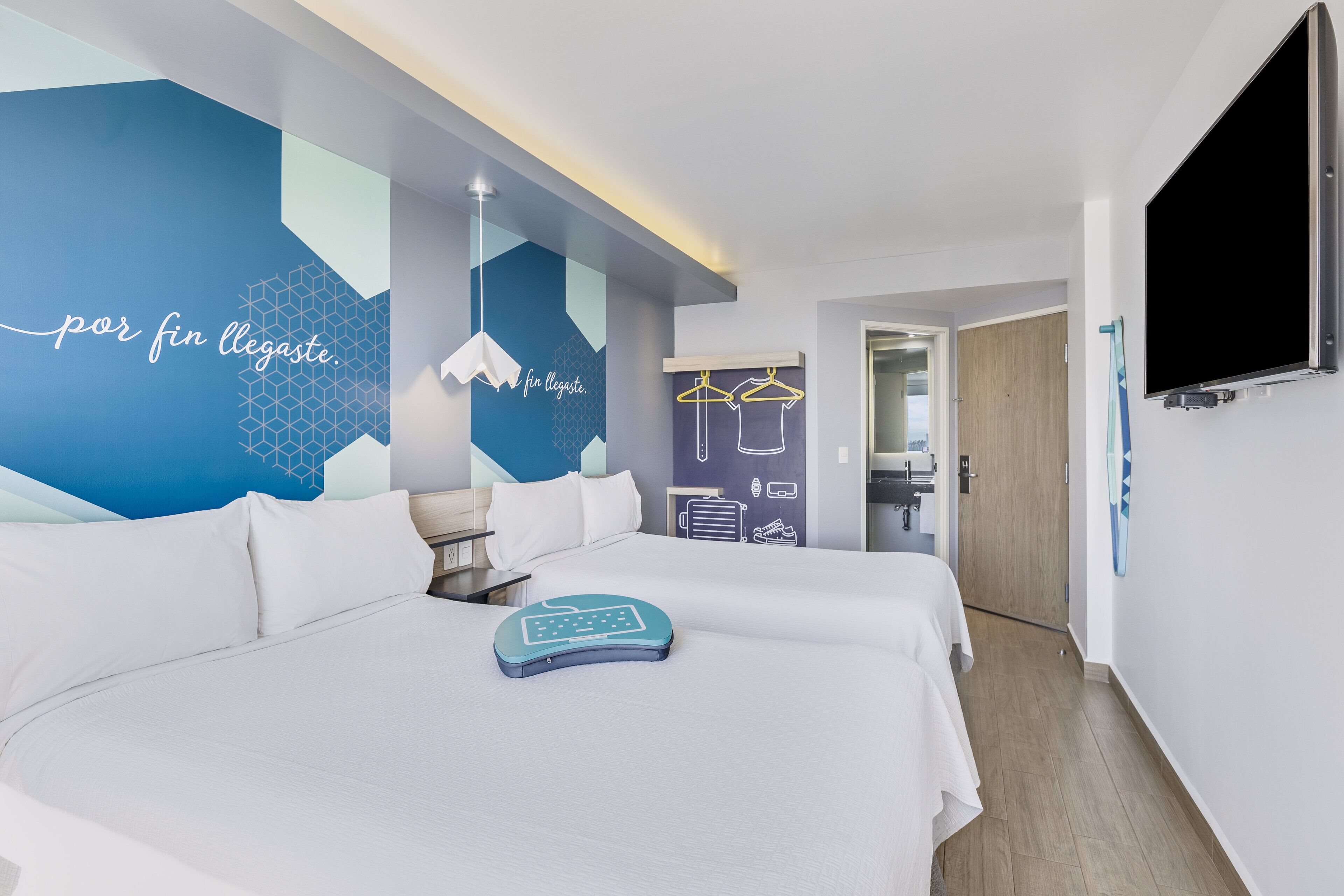 superior room, 2 single beds, non smoking | in-room safe, desk, free wifi, bed sheets