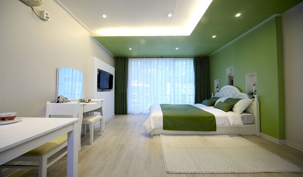 Studio (Beach) | Free WiFi