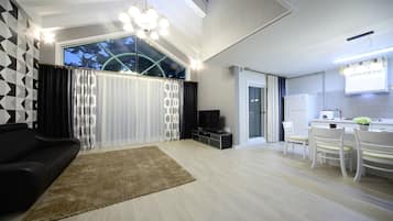 Condo (Bali) | Living area