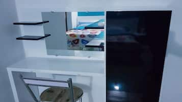 Apartamento conforto, 2 quartos, sacada | Comodidades do quarto