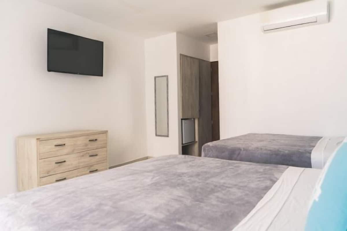 1 bedroom, premium bedding, free minibar items, in-room safe