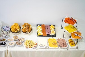 Free daily buffet breakfast