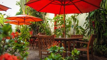 Breakfast, lunch and dinner served