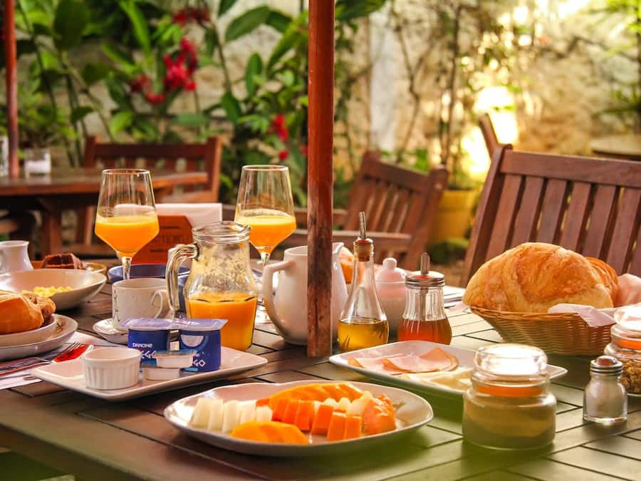 Breakfast, lunch and dinner served