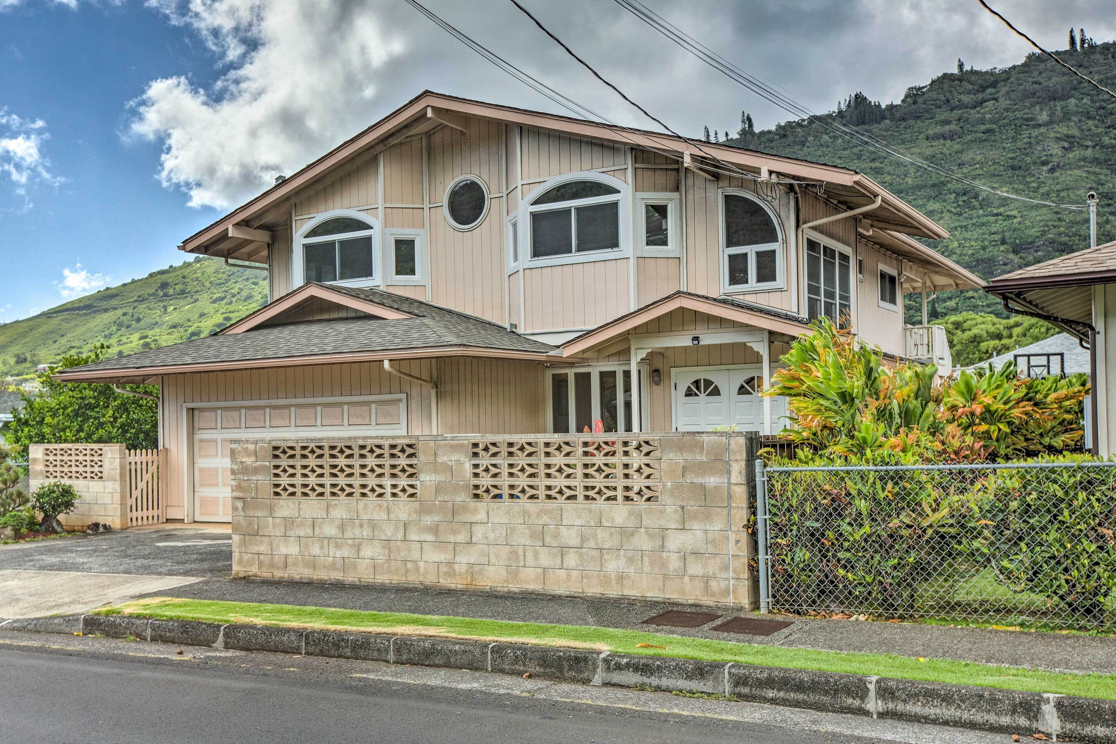 Serene Manoa Valley Home w/ Tropical Mtn. Views!