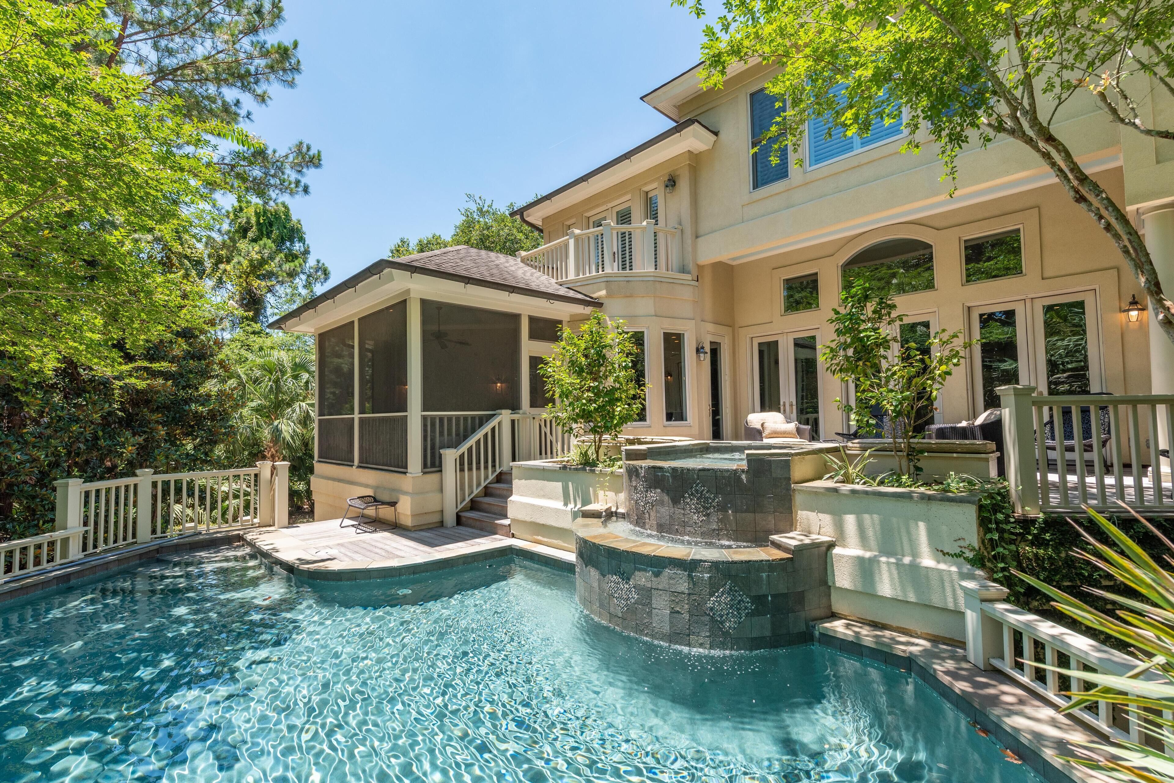 14 Royal Beach: 4BR, Private Pool, Easy Beach Access, Beach Gear/Bike Credit