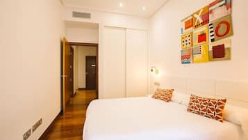 1 dormitorio, tabla de planchar con plancha, wifi gratis y ropa de cama