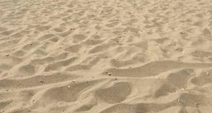 Craigvillen rannalta vastapäätä, Immaculate, hiljattain remontoitu ympäri vuoden sijaitseva Beach House