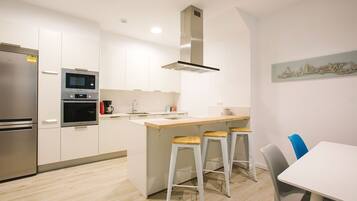 Fridge, microwave, oven, dishwasher