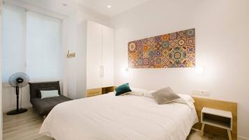 1 dormitorio, tabla de planchar con plancha, wifi gratis y ropa de cama