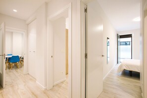 2 habitaciones, tabla de planchar con plancha y wifi gratis 