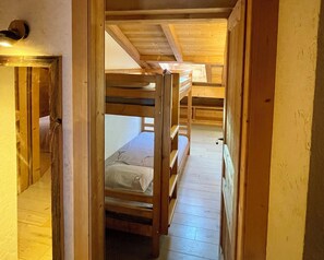 7 chambres, fer et planche à repasser, Wi-Fi gratuit, draps fournis